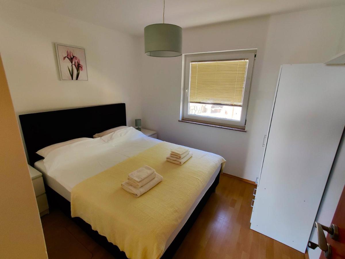 Apartments Lumar Palit Exterior foto